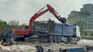 Demolarea stației de asfalt vechi din incinta societății Drumuri și Poduri Călărași Călărași