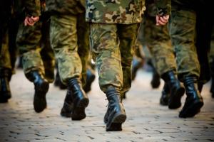 AUR vrea să reintroducă stagiul militar
