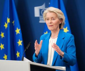 Președinta Comisiei Europene: UE a aprobat deschiderea negocierilor de aderare cu Ucraina și Republica Moldova