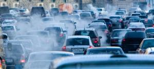 Platforma de mediu pentru București: Bucureștenii respiră un aer tot mai toxic, 60% din poluare vine din trafic