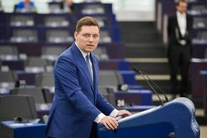 Negrescu. În ultimele luni, extremiștii au vânturat toate minciunile și toate aberațiile despre politica externă și europeană