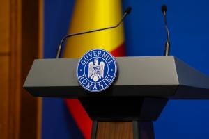 Guvernul publică &bdquo;ordonanța trenuleț&rdquo;: plafonări de salarii și pensii, reduceri pentru partide