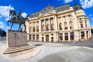 Protest față de intenția MAI de a instala un monument dedicat eroilor și de a organiza o ceremonie de schimbare a gărzii în Piața Revoluției