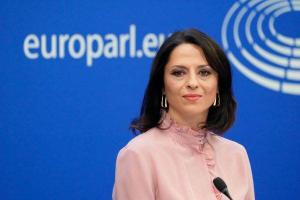 Criza de la TAROM. Opoziția dă vina pe coaliția de guvernare