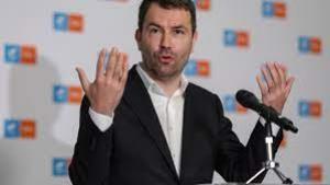 USR: PSD și PNL îi dau mână liberă lui Marcel Ciolacu să încalce legile