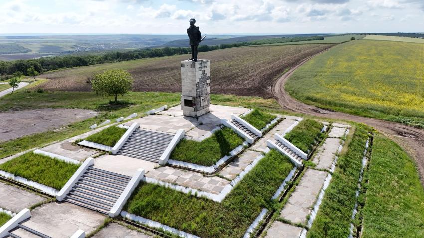 Cea mai mare statuie din județul Galați va fi restaurată. Investiția este de un milion de euro, fonduri europene