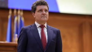 Nicușor Dan ia act de demisia lui Moșteanu. Schimbare la Apărare