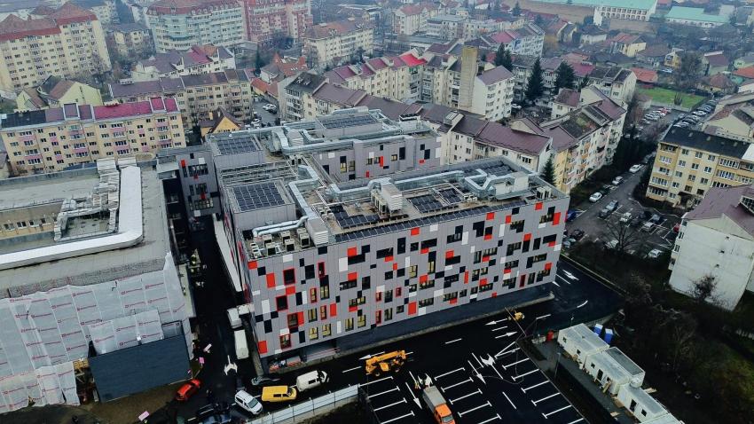 Primul corp nou de spital județean construit în România după 1989 a fost finalizat la Bistrița prin PNRR