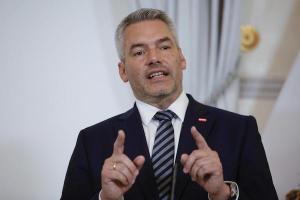 Cancelarul austriac Karl Nehammer se întâlnește la București cu președintele Klaus Iohannis și cu premierul Marcel Ciolacu