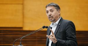 Daniel David pleacă de la Educație, pe fondul disputei privind reducerile de cheltuieli