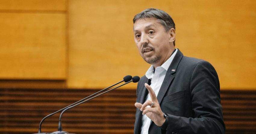 Daniel David pleacă de la Educație, pe fondul disputei privind reducerile de cheltuieli