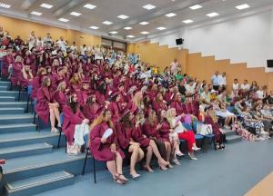 O nouă generație de asistenți medicali va intra în sistemul public de sănătate din Hunedoara