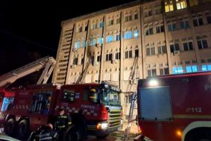 Incendiu violent la Spitalul Judeţean Piatra Neamţ
