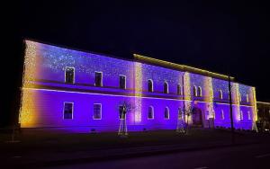 Clădirea Consiliului Județean Sălaj, iluminată &icirc;n mov