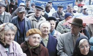 Ajutor în decembrie pentru pensionari: 400 de lei pentru cei cu venituri până la 2.574 lei