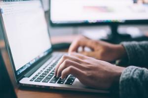 Cinci orașe au fost introduse în Sistemul Informatic Integrat pentru Emiterea Actelor de Stare Civilă