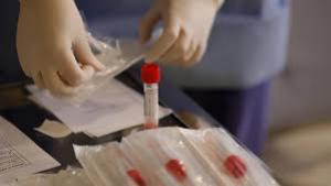 Record absolut de infecții COVID-19. România depăşeşte pragul de 3.000 cazuri pe zi