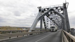 O lucrare va afecta circulația mașinilor pe podul de la Giurgiu