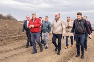 Președintele CJ Neamț, în vizită pe șantierul autostrăzii A8, alături de primarii UAT-urilor