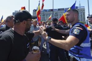 Anchetatorii au deschis șase dosare penale în urma protestelor violente de duminică din fața Guvernului și de pe Autostrada A1