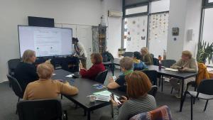 Hi Digital - incluziunea digitală a persoanelor vârstnice din București