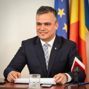 Ministrul Dezvoltării: Am semnat contracte care au ca scop creșterea standardului de viață al locuitorilor din 28 de județe